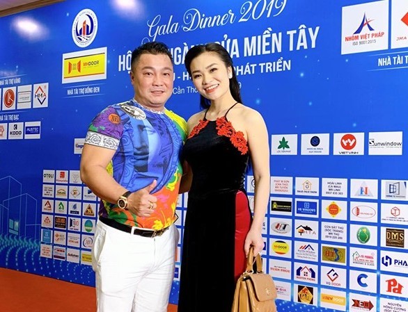 Nhan sắc 'không phải dạng vừa' của cô gái được cho là người yêu Lý Hùng Nhan sắc 'không phải dạng vừa' của cô gái được cho là người yêu Lý Hùng
