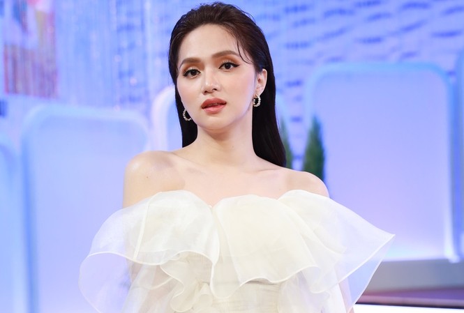 Hương Giang ân hận vì từng ăn cắp tiền, làm tổn thương bố Hương Giang ân hận vì từng ăn cắp tiền, làm tổn thương bố