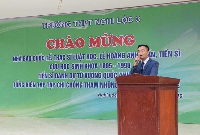 Hội Nhà báo Việt Nam: 'Không có hội viên là Nhà báo quốc tế' Ông Lê Hoàng Anh Tuấn chia sẻ với các thế hệ học sinh đang theo học tại trường THPT Nghi Lộc III