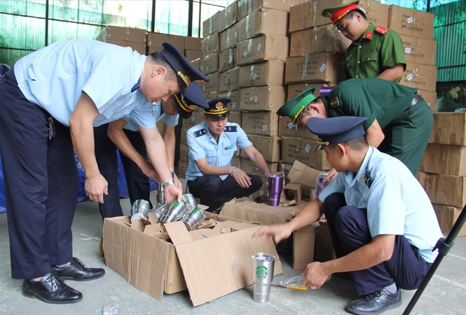 Hàng loạt doanh nghiệp bị điều tra về gian lận thương mại Vụ bắt giữ kho chứa 280 kiện hàng nghi giả mạo xuất xứ Thái Lan tại Lạng Sơn ngày 7/7