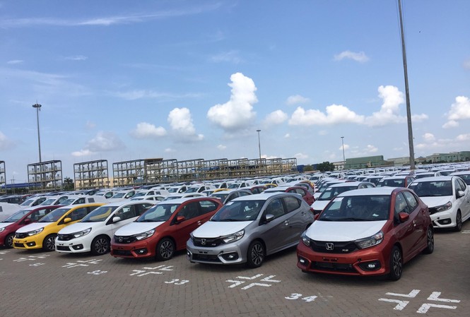 Điều chỉnh giá tính lệ phí trước bạ ô tô, cao nhất gần 42 tỷ đồng Khách hàng mua một chiếc Honda Brio bản G sẽ phải trả tổng chi phí khoảng 490 triệu đồng