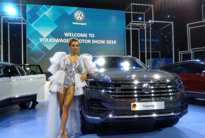 Vụ xe Volkswagen có 'đường lưỡi bò': Doanh nghiệp khai báo Hải quan ra sao? Chiếc xe Volkswagen Touareg tạm nhập về trưng bày tại triển lãm Vietnam Motor Show 2019, có bản đồ định vị “đường lưỡi bò”