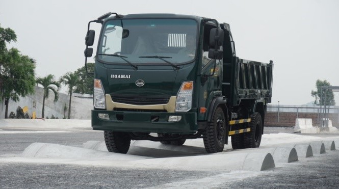 Vụ 7 ô tô dính đường lưỡi bò, công ty nhập khẩu nói gì? Cty THHH Ô tô Hoa Mai chuyên sản xuất, lắp ráp xe tải ở Hải Phòng