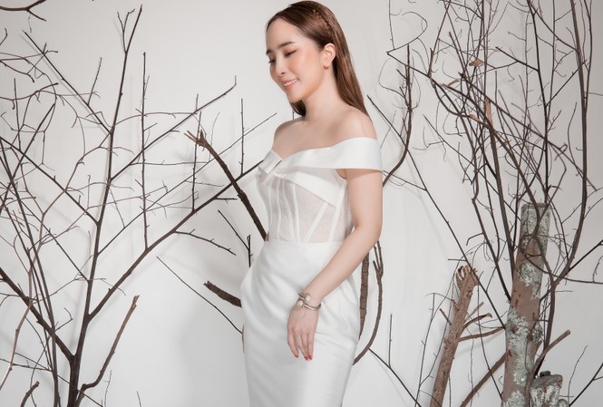 Giảm cân thành công, Quỳnh Nga khoe eo con kiến gợi cảm cùng sắc trắng Giảm cân thành công, Quỳnh Nga khoe eo con kiến gợi cảm cùng sắc trắng