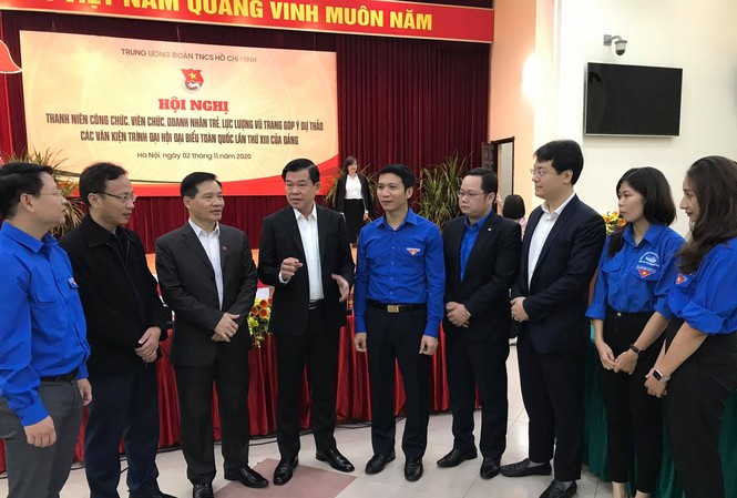 Giới trẻ tâm huyết góp ý Dự thảo Văn kiện Đại hội XIII Phó Trưởng ban Dân vận T.Ư Nguyễn Hồng Lĩnh, Phó Chánh Văn phòng T.Ư Đảng Bùi Văn Thạch, Bí thư T.Ư Đoàn Nguyễn Ngọc Lương trao đổi cùng với các đại biểu dự Hội nghị