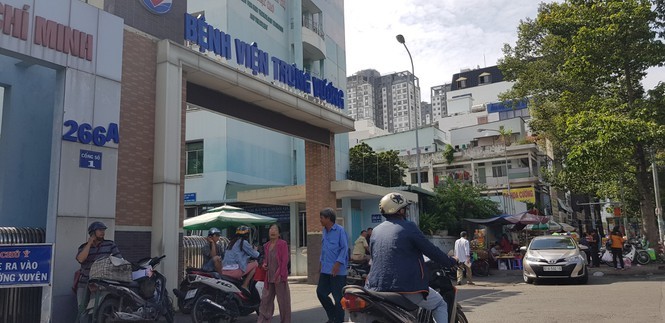 Vụ người đàn ông rút súng tự sát khi đang điều trị: Bệnh viện không kịp trở tay Vụ người đàn ông rút súng tự sát khi đang điều trị: Bệnh viện không kịp trở tay