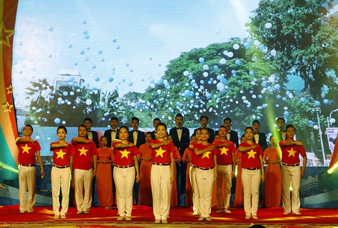 Thông điệp Đại hội Tài năng trẻ Việt Nam 2015 Tiết mục văn nghệ khai màn phiên trọng thể của Đại hội sáng 13/12