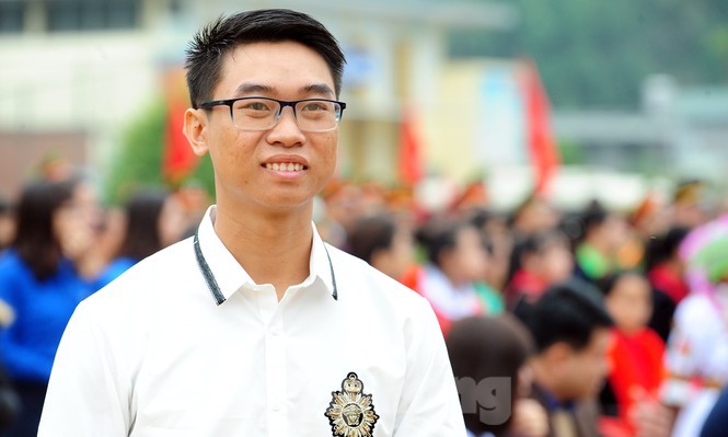 Tiền Phong Golf Championship 2020 thêm ý nghĩa, cần thiết khi hướng về cộng đồng "Hiệp sĩ bóng đêm" Lê Anh Tuấn. Ảnh: Xuân Tùng