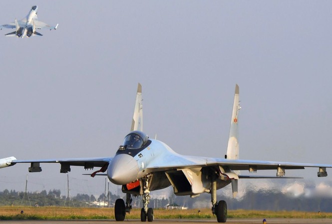 Đã có tiêm kích tàng hình J-20, vì sao Trung Quốc vẫn đặt mua Su-35 của Nga? Tiêm kích Su-35 trong không quân Trung Quốc