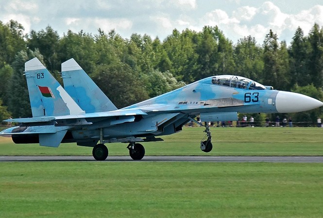 Vì sao Belarus vẫn 'xếp kho' tiêm kích Su-27? Belarus vẫn phải cho niêm cất các máy bay Su-27 vì chi phí vận hành cao