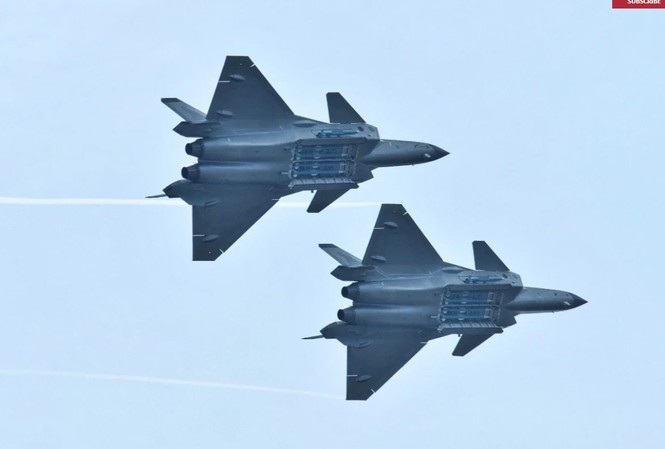 Tiêm kích J-20 Trung Quốc 'ăn gỏi' xe tăng, máy bay trinh sát hoặc chỉ huy của Mỹ? Tiêm kích J-20 Trung Quốc