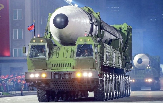 Ông Kim Jong Un làm Tổng bí thư đảng, chương trình hạt nhân, quan hệ Mỹ-Triều ra sao? Triều Tiên hạn chế thử vũ khí hạt nhân hoặc tên lửa đạn đạo xuyên lục địa kể từ tháng 11 năm 2017, nhưng điều này có thể sớm thay đổi