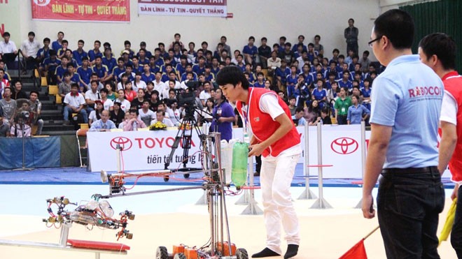 Khởi tranh Sáng tạo Robot khu vực miền Trung Khởi tranh Sáng tạo Robot khu vực miền Trung