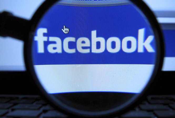 Tung tin câu like trên Facebook có thể phạm tội Nguyễn Văn Tiến, sinh viên Đại học Bách khoa Hà Nội vừa bị Công an Hà Nội điều tra vì lập nhiều fanpage Facebook bôi nhọ tống tiền doanh nghiệp. Ảnh: Lê Dương