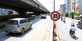 Hà Nội đề xuất giữ biển báo hạn chế tốc độ 35km/h Hà Nội đề xuất giữ biển báo hạn chế tốc độ 35km/h