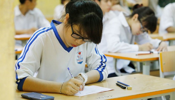 Thi tốt nghiệp THPT: Không bỏ, nhưng sẽ không thi như hiện nay Thứ trưởng Nguyễn Vinh Hiển cho biết sẽ tiến tới một kỳ thi chung dùng để xét tốt nghiệp và tuyển sinh ĐH. ảnh: như ý
