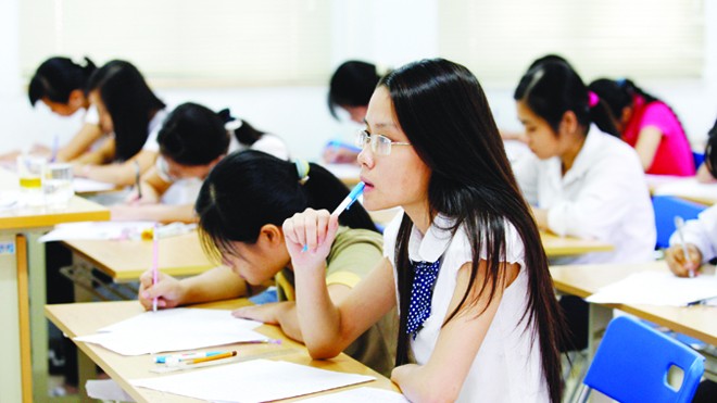 Những cái ngược đời của đại học Việt Nam Sinh viên trường Đại học Ngoại ngữ - Đại học quốc gia Hà Nội. Ảnh: Hồng Vĩnh