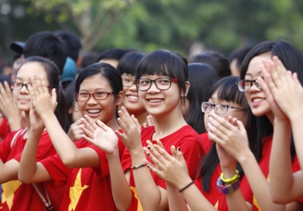 Học tập bằng cả khối óc và trái tim Học sinh Trường THPT Lương Thế Vinh trong lễ khai giảng ngày 4/9. Ảnh: Như Ý