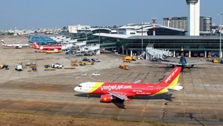 VietJetAir nói về vụ hành khách dọa mang bom lên máy bay Chuyến bay của VietJetAir bị dọa bom tại Nội Bài sáng 12/6