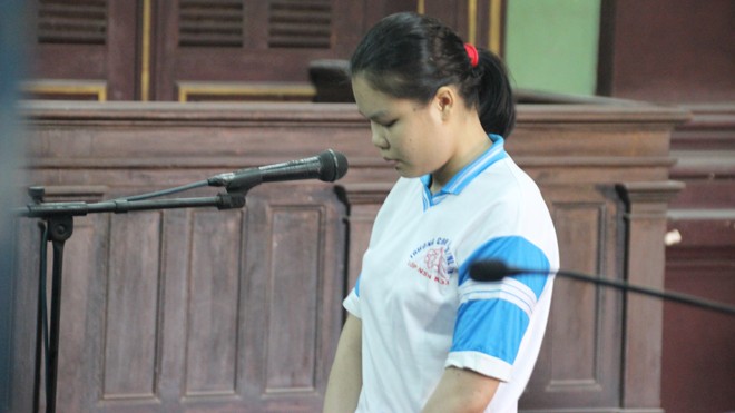 Y án tử hình ‘bướm đêm' giết khách mua dâm Bướm đêm’ Nguyễn Thị Lượm tại phiên tòa sáng nay 9/9. Ảnh: Tân Châu