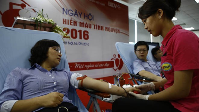Ngày hội hiến máu tình nguyện của tuổi trẻ BIDV Đoàn viên thanh niên BIDV hiến máu tình nguyện