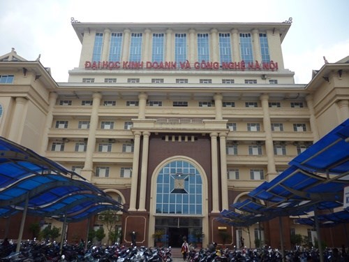 Sự thật chuyện ĐH Kinh doanh và Công nghệ 'quay lưng' với thẩm định chất lượng Sự thật chuyện ĐH Kinh doanh và Công nghệ 'quay lưng' với thẩm định chất lượng