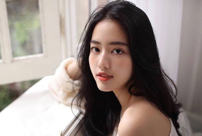 Nữ tiếp viên hàng không nổi tiếng với clip múa đương đại giờ ra sao Phương Lan được chú ý sau clip múa đương đại trên máy bay hồi đầu năm nay.