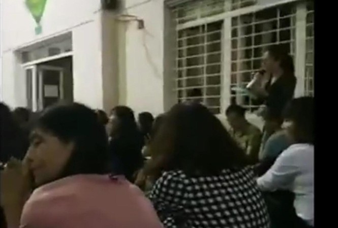 Sau phát ngôn gây sốc về cha mẹ đơn thân, cô giáo xin tha thứ Cô giáo phát ngôn gây sốc tại buổi họp phụ huynh - Ảnh cắt từ clip
