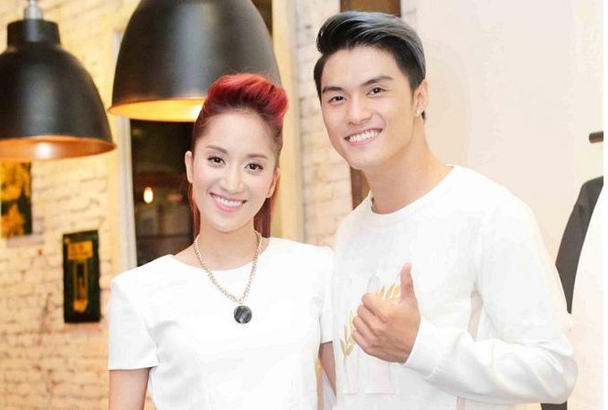 Khánh Thi xinh đẹp mừng Lâm Vinh Hải làm ông chủ Khánh Thi tươi tắn tới chúc mừng Lâm Vinh Hải lên chức ông chủ.