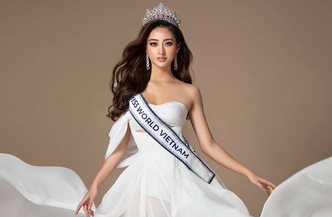 Lương Thuỳ Linh dự thi Miss World chậm ngày vì gặp trục trặc về visa Lương Thuỳ Linh dự thi Miss World chậm ngày vì gặp trục trặc về visa.