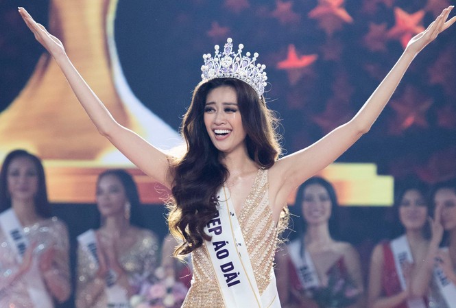 Nguyễn Trần Khánh Vân đăng quang Hoa hậu Hoàn vũ Việt Nam 2019 Nguyễn Trần Khánh Vân đăng quang Hoa hậu Hoàn vũ Việt Nam 2019 .