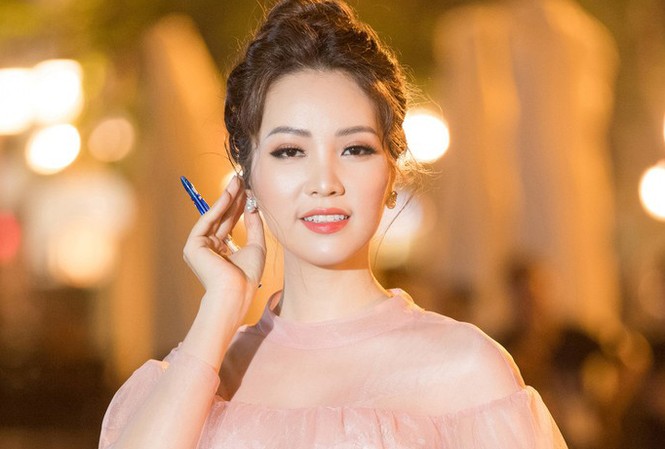 Á hậu Thuỵ Vân: Từ MC đình đám của VTV đến giám khảo Hoa hậu Việt Nam 2020 Á hậu Thuỵ Vân: Từ MC đình đám của VTV đến giám khảo Hoa hậu Việt Nam 2020