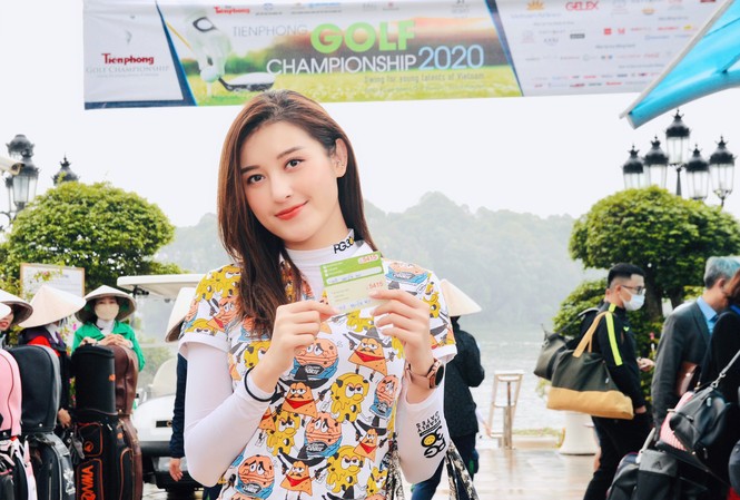 Á hậu Huyền My: Hồi hộp đến mất ngủ trước khi thi đấu tại Tiền Phong Golf Championship Á hậu Huyền My hào hứng tham dự giải Tiền Phong Golf Championship 2020. Ảnh: Xuân Tùng.