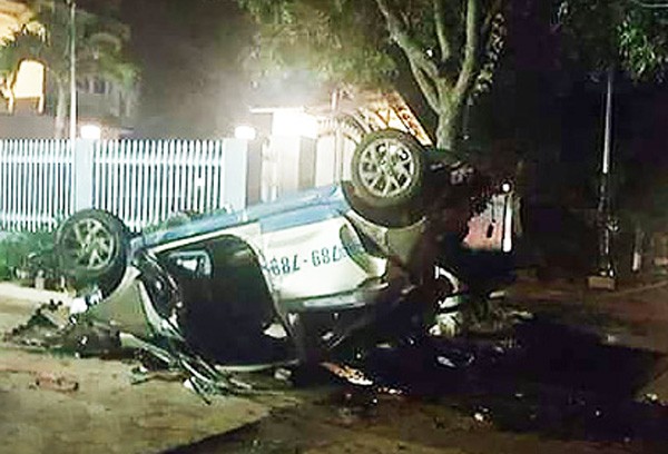 Taxi tông xe máy trên Quốc lộ, 7 người thương vong Hiện trường vụ tai nạn