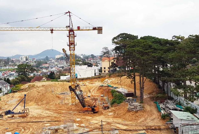 Khách sạn 5 sao thi công không phép trên 'đất vàng' Thi công khách sạn hạng sao khi chưa có giấy phép xây dựng