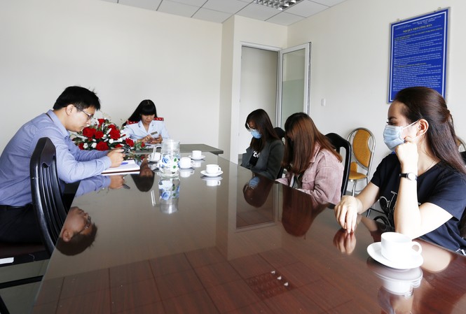 Đưa tin 'bị phạt tiền nếu kết hôn muộn', năm thanh niên bị triệu tập Những thanh niên vi phạm bị triệu tập đến cơ quan chức năng