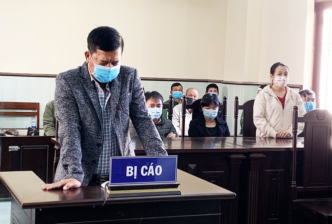 ‘Đại gia’ đánh bảo vệ, phớt lờ đo thân nhiệt lĩnh 9 tháng tù Bị cáo Nguyến Văn Hùng tại tòa