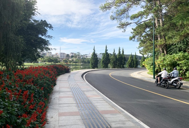 Đà Lạt vắng chưa từng có dịp lễ 2/9 Tuyến đường quanh hồ Xuân Hương vắng vẻ