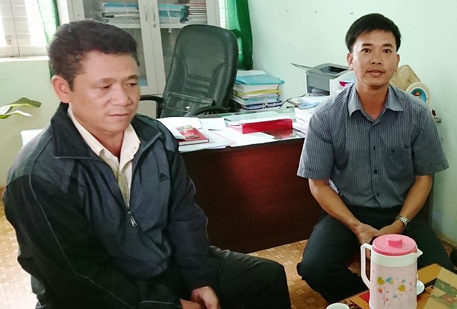 Trưởng công an xã vào Đảng khi đang chấp hành án tù treo Ông Lương (áo đen) chia sẻ với PV