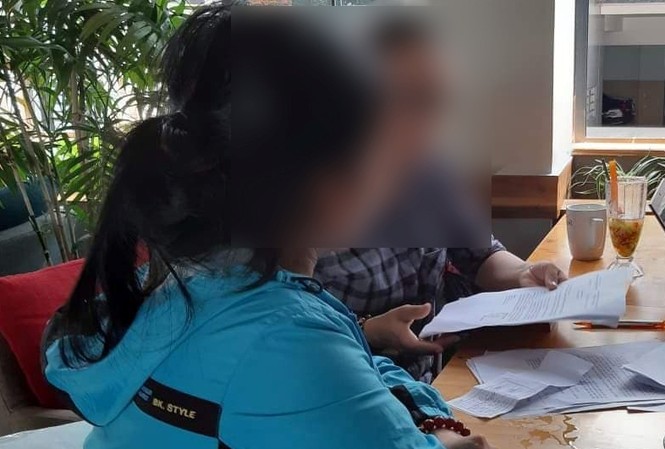 Cô gái khuyết tật tố bị ông chủ nhiều lần cưỡng dâm Chị Q bị tàn tật bẩm sinh, tố cáo bị ông chủ nhiều lần cưỡng dâm