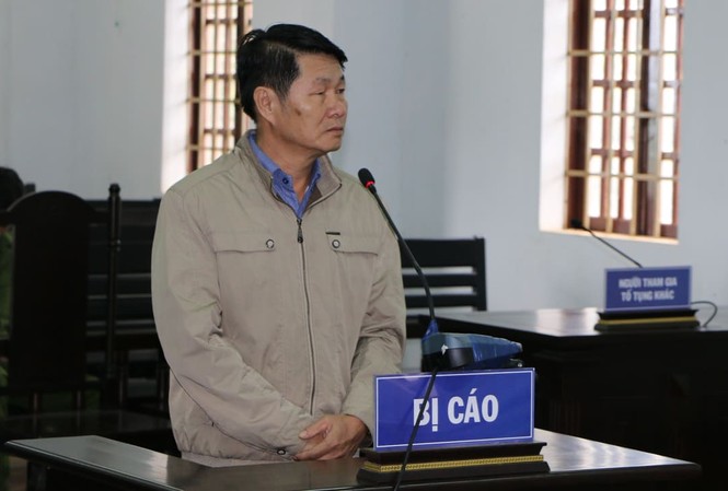 Vi phạm về đất đai, nguyên lãnh đạo huyện lãnh án tù Bị cáo Huân trước vành móng ngựa