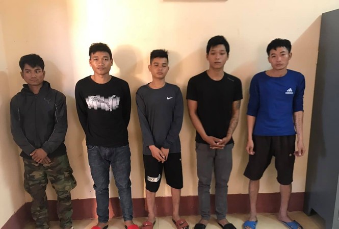 Bắt 5 đối tượng vây chém kiểm lâm, giải cứu đồng bọn Nhóm đối tượng tấn công kiểm lâm bị bắt giữ