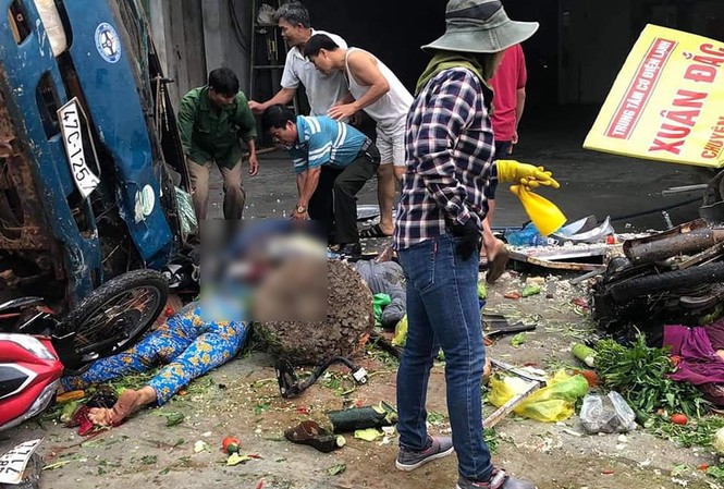 Tai nạn giao thông kinh hoàng, 10 người thương vong Hiện trường vụ tai nạn