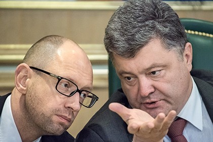 Tổng thống Ukraine kêu gọi Thủ tướng Yatsenyuk từ chức Tổng thống Poroshenko (phải) kêu gọi Thủ tướng Yatsenyuk (trái) từ chức. Ảnh: Kommersant
