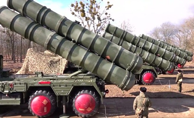 Vì sao ‘rồng lửa’ S-400 Nga được ưa thích hơn Patriot Mỹ? Hệ thống phòng không S-400. Ảnh: Defence