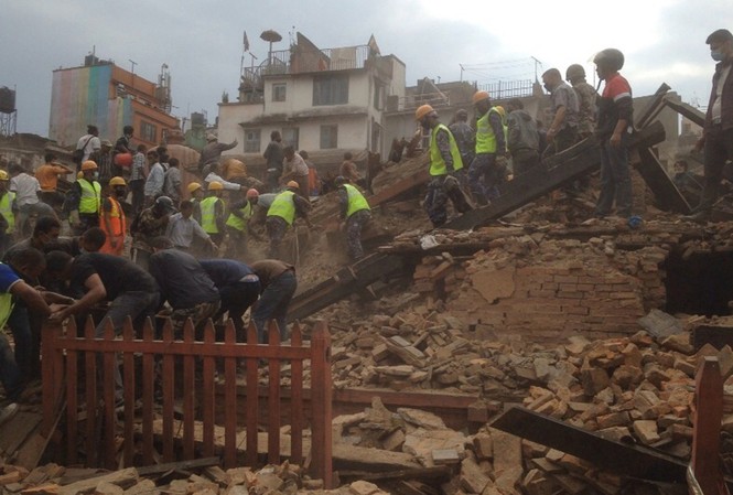 Nepal tiếp tục rung chuyển vì dư chấn động đất Nepal tiếp tục rung chuyển vì dư chấn động đất