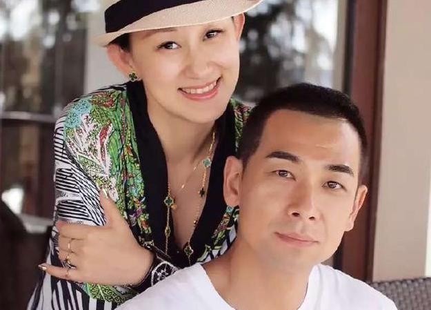 Gia đình hạnh phúc đáng ngưỡng mộ của sao võ thuật Triệu Văn Trác Gia đình hạnh phúc đáng ngưỡng mộ của sao võ thuật Triệu Văn Trác