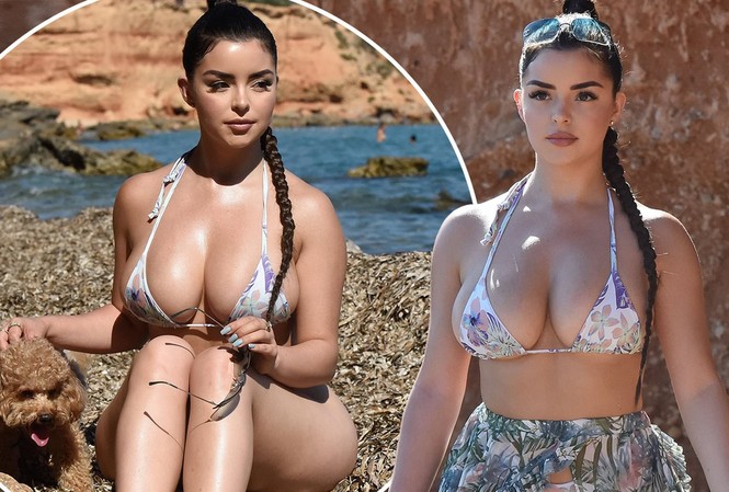 'Nữ hoàng nội y' Anh quốc phô vòng 1 nóng 'nghẹt thở' với bikini nhỏ xíu 'Nữ hoàng nội y' Anh quốc phô vòng 1 nóng 'nghẹt thở' với bikini nhỏ xíu