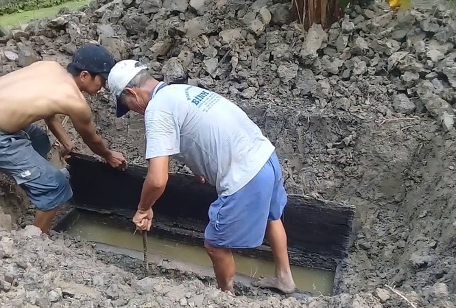 Khai quật mộ trái phép, tự nhận là 'cụ Nguyễn Bỉnh Khiêm' Khai quật mộ trái phép, tự nhận là 'cụ Nguyễn Bỉnh Khiêm'