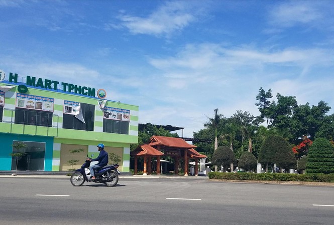 Xem xét kỷ luật Chủ tịch huyện vì để tư nhân ‘xẻ thịt' đất công viên 2 công viên được phù phép đổi mục đích cho tư nhân kinh doanh